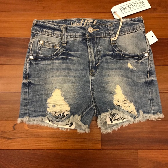 Short - Picture 2 of 7